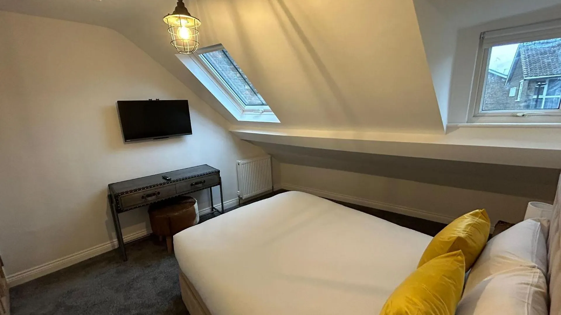 Luxury 2 Bed Apartment With City Wall Views Йорк Великобритания